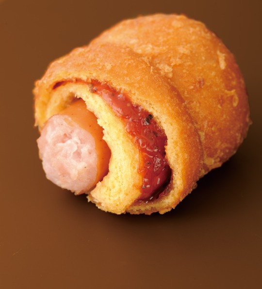 ミニストップ フランクフルトとソースが中に入った揚げドッグ フランクドッグ を新発売