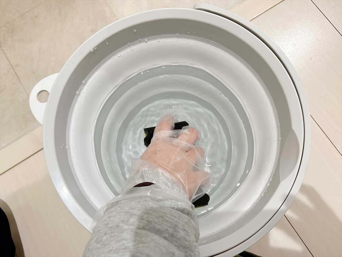 ダイソー「床・壁タイルの汚れスッキリスポンジ」