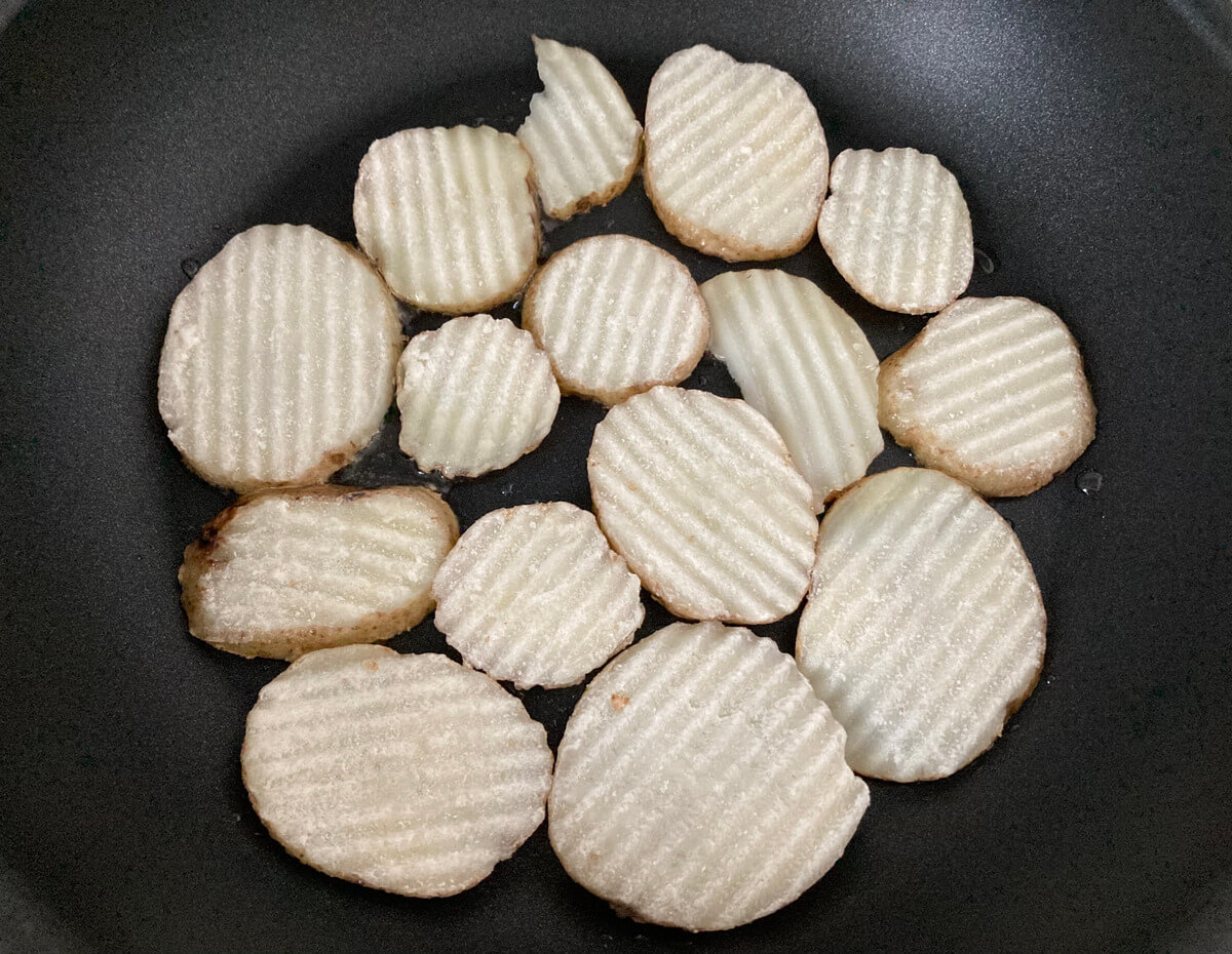 カルビーポテト「北海道厚切りポテチカット」