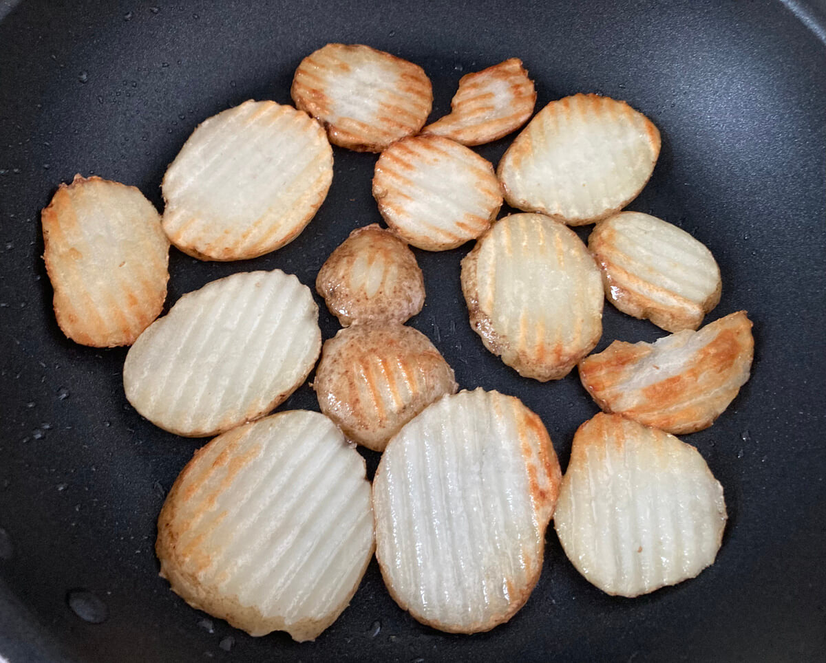 カルビーポテト「北海道厚切りポテチカット」