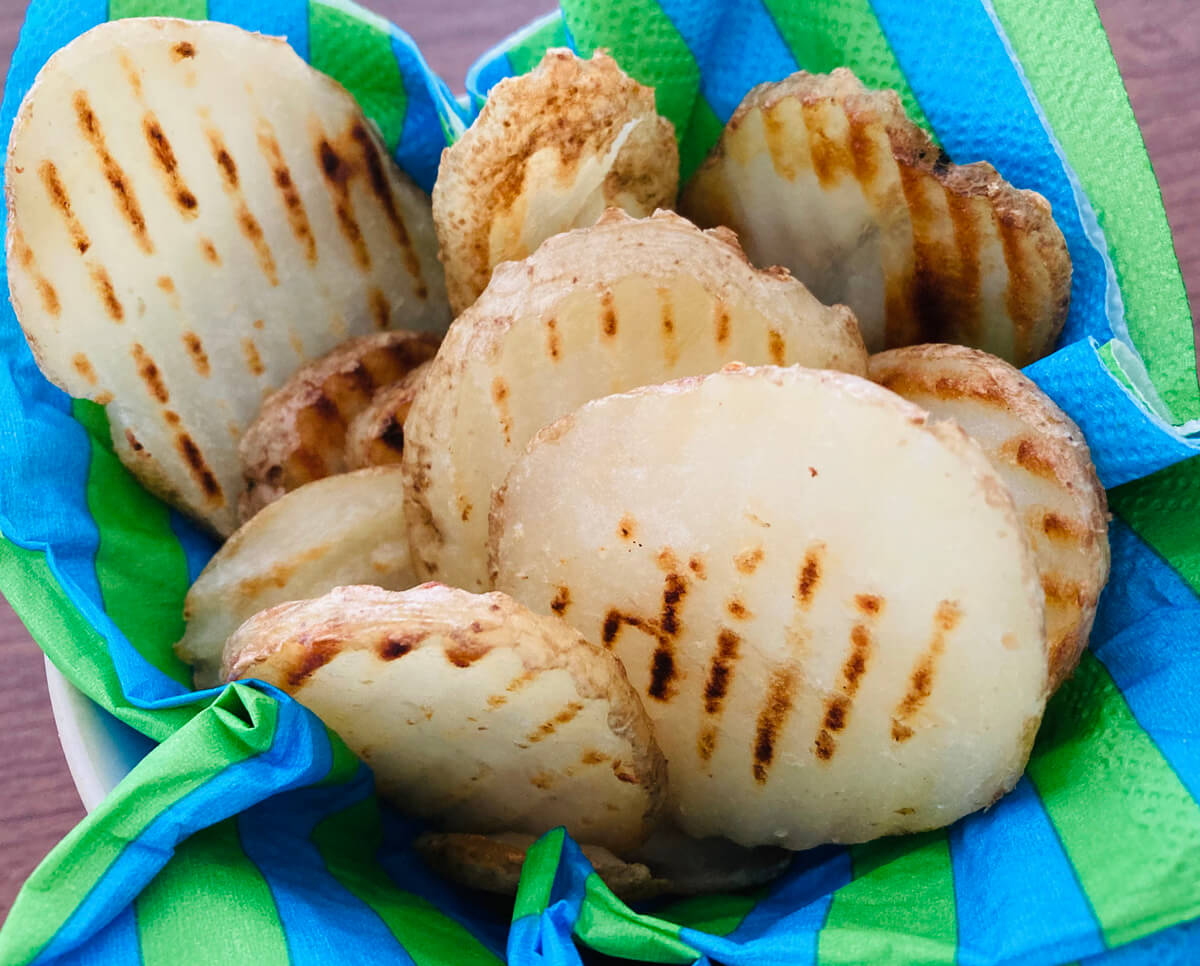 カルビーポテト「北海道厚切りポテチカット」