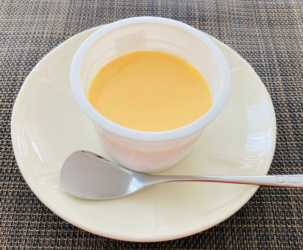 ローソン「卵・牛乳・砂糖のみで仕立てたカスタードプリン」