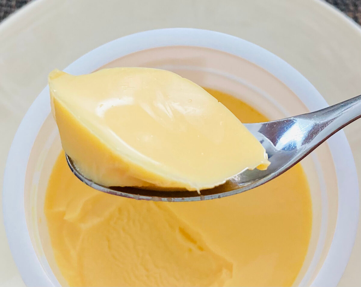 ローソン「卵・牛乳・砂糖のみで仕立てたカスタードプリン」