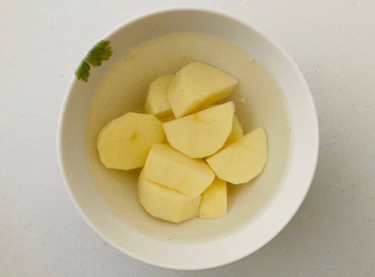 山本ゆり「鶏とじゃがいもの塩ダレ煮」