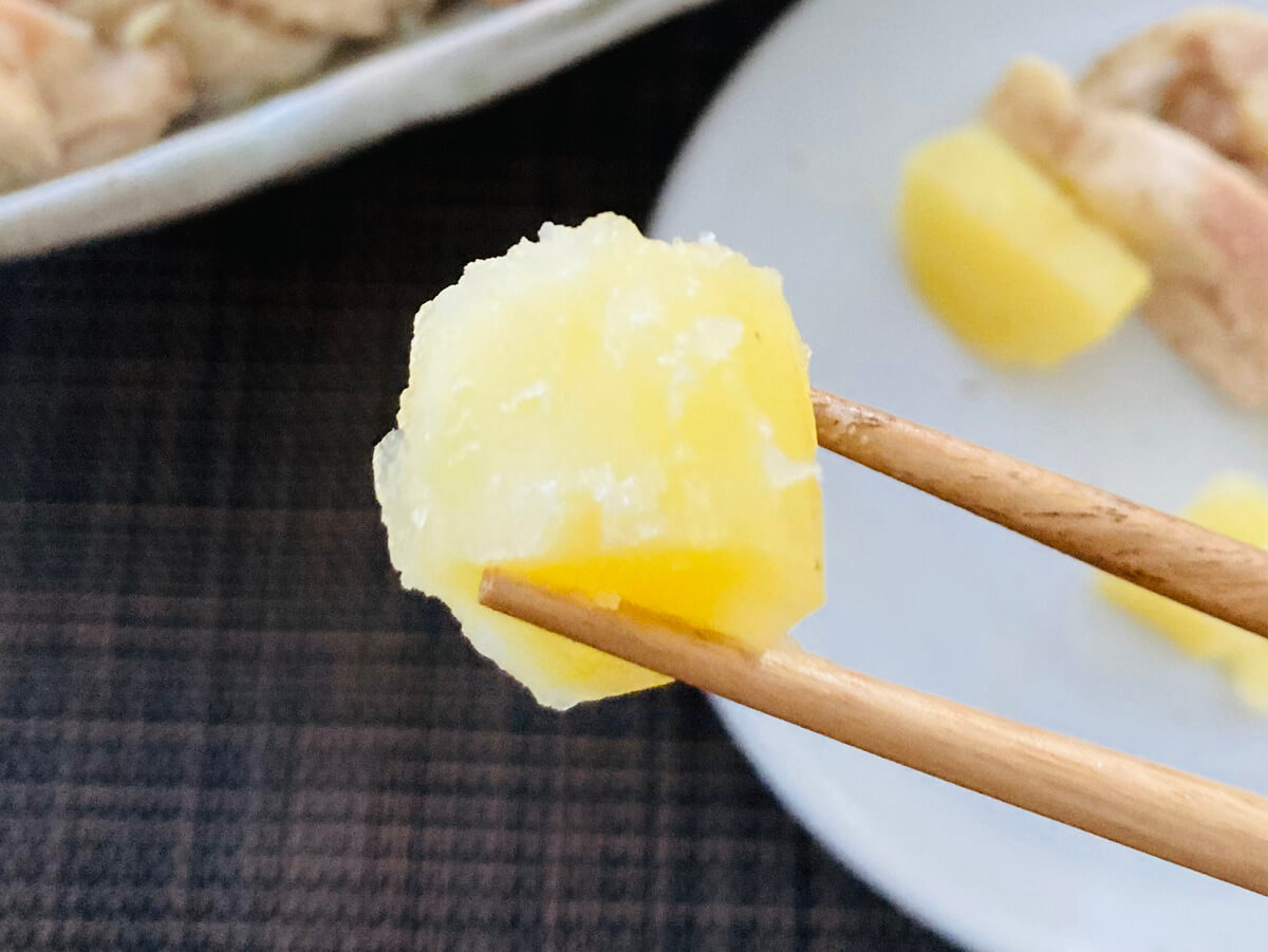 山本ゆり「鶏とじゃがいもの塩ダレ煮」