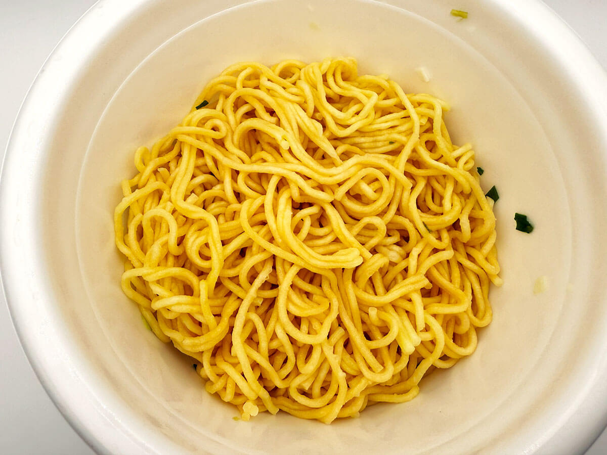 「日清焼そばU.F.O.爆盛バーレル 油そば」