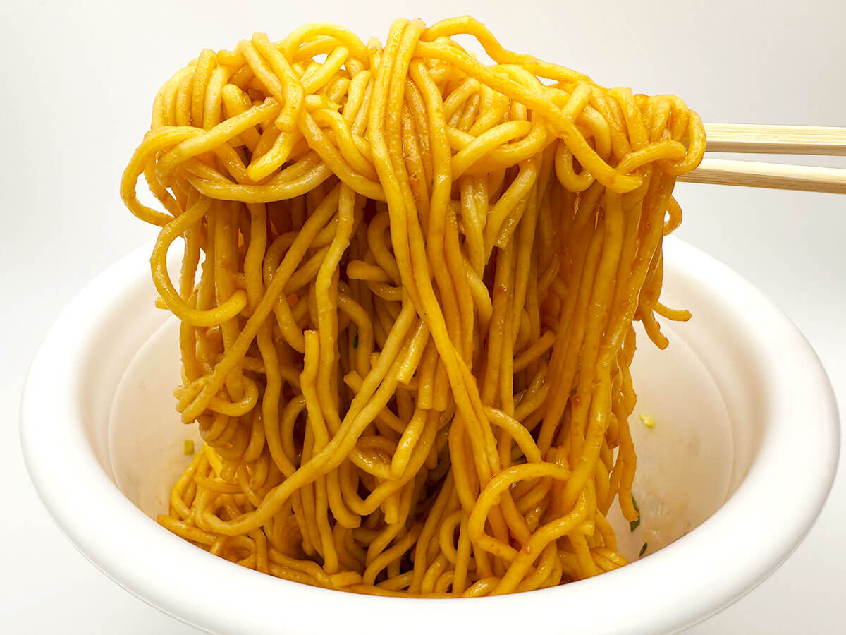 「日清焼そばU.F.O.爆盛バーレル 油そば」