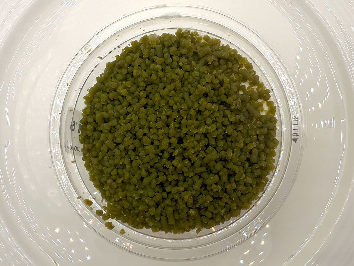 ローソン「Uchi Café 抹茶栗粉のほろふわモンブラン」が話題!