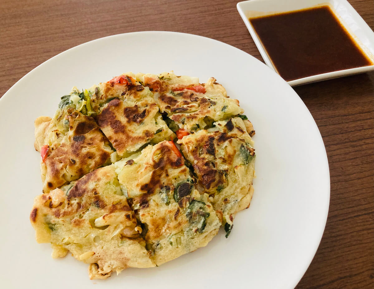 ファミリーマート「もっちり生地と6種具材の海鮮チヂミ」