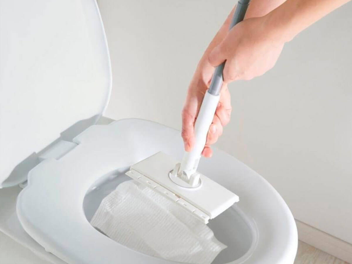 「いくらかわかる金?」紹介の「コジット ノータッチトイレワイパー」が話題!