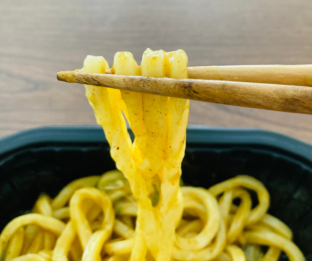 セブンイレブン「大盛汁なしカレーうどん」