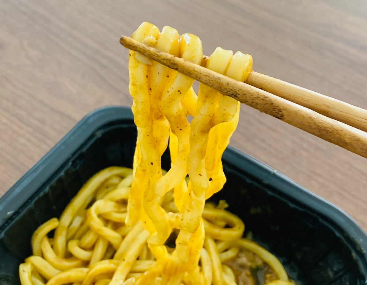 セブンイレブン「大盛汁なしカレーうどん」