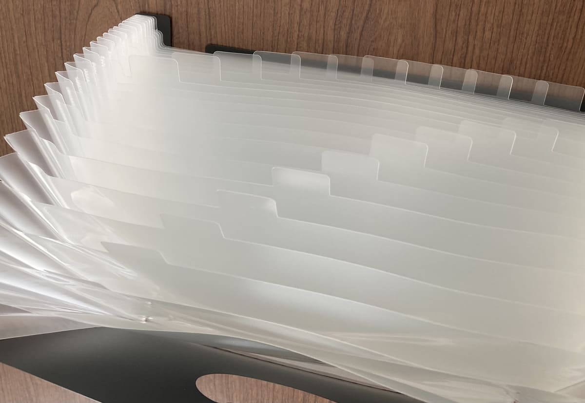 ダイソー「ドキュメントスタンド」