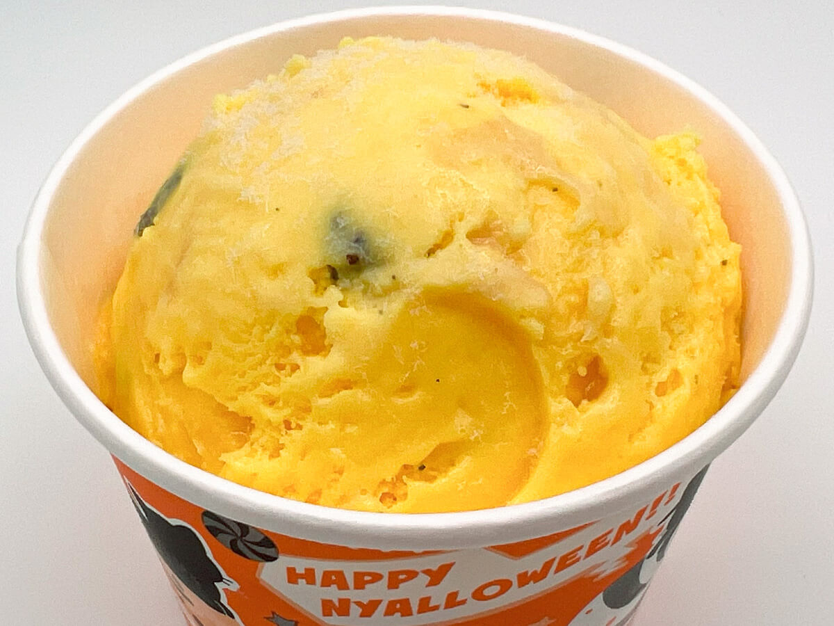 サーティワン「月夜のおさつバター 黒ごま入り」が話題！