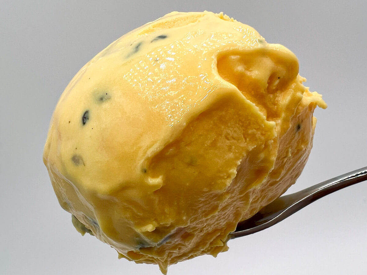 サーティワン「月夜のおさつバター 黒ごま入り」が話題！