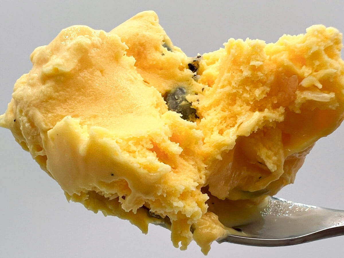 サーティワン「月夜のおさつバター 黒ごま入り」が話題！