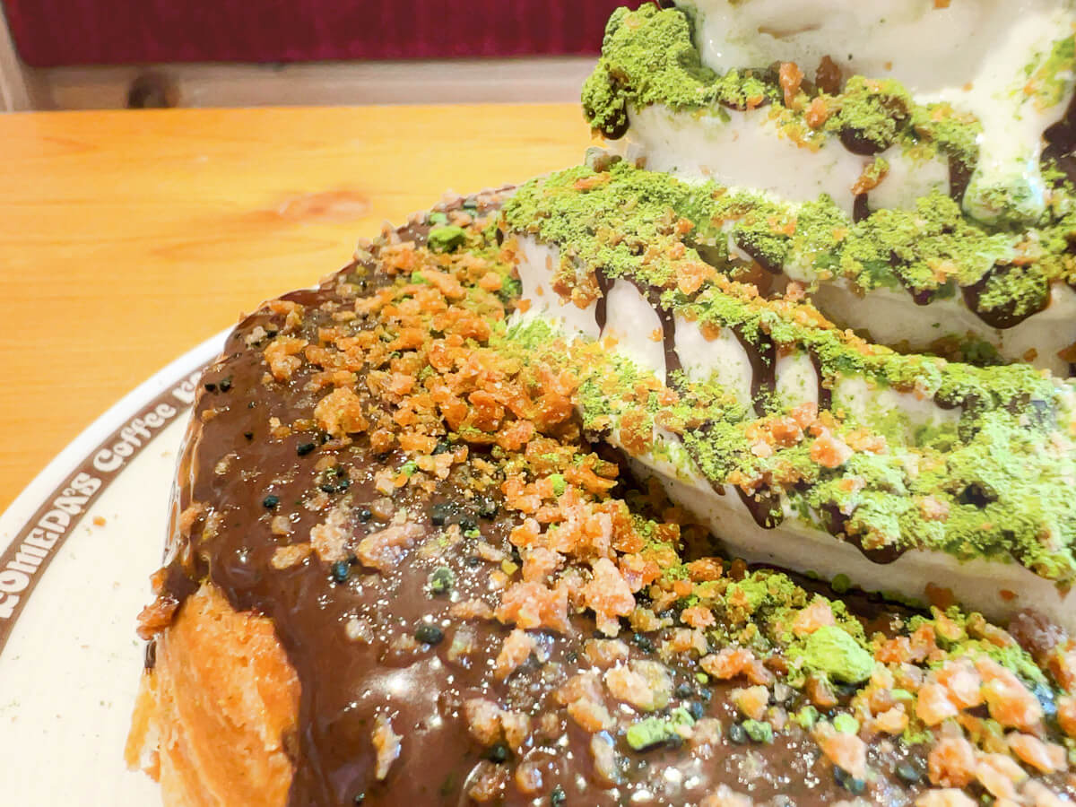 コメダ珈琲店「シロノワール ブラックモンブラン-宇治抹茶仕立て-」