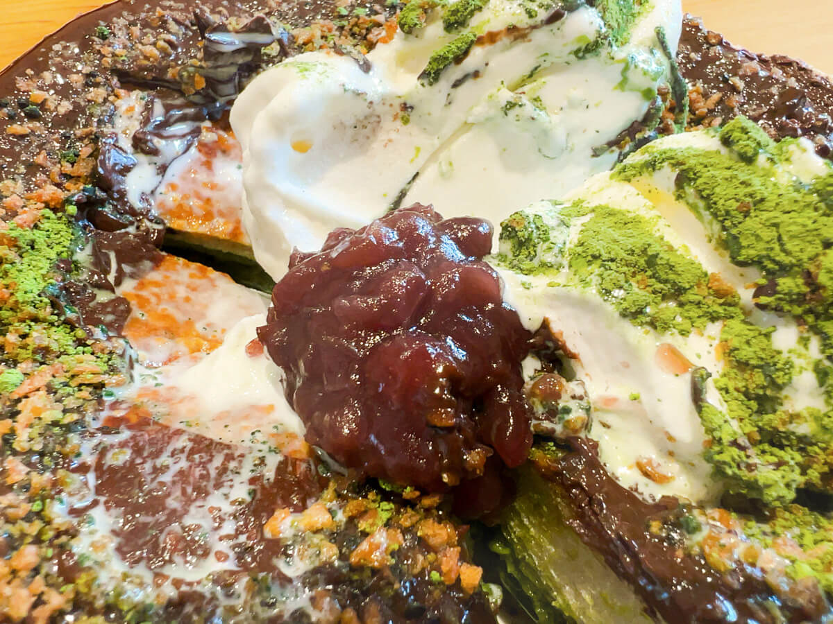 コメダ珈琲店「シロノワール ブラックモンブラン-宇治抹茶仕立て-」