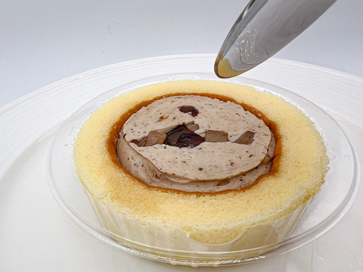 ローソン「プレミアムロールケーキ 2層のマロン」