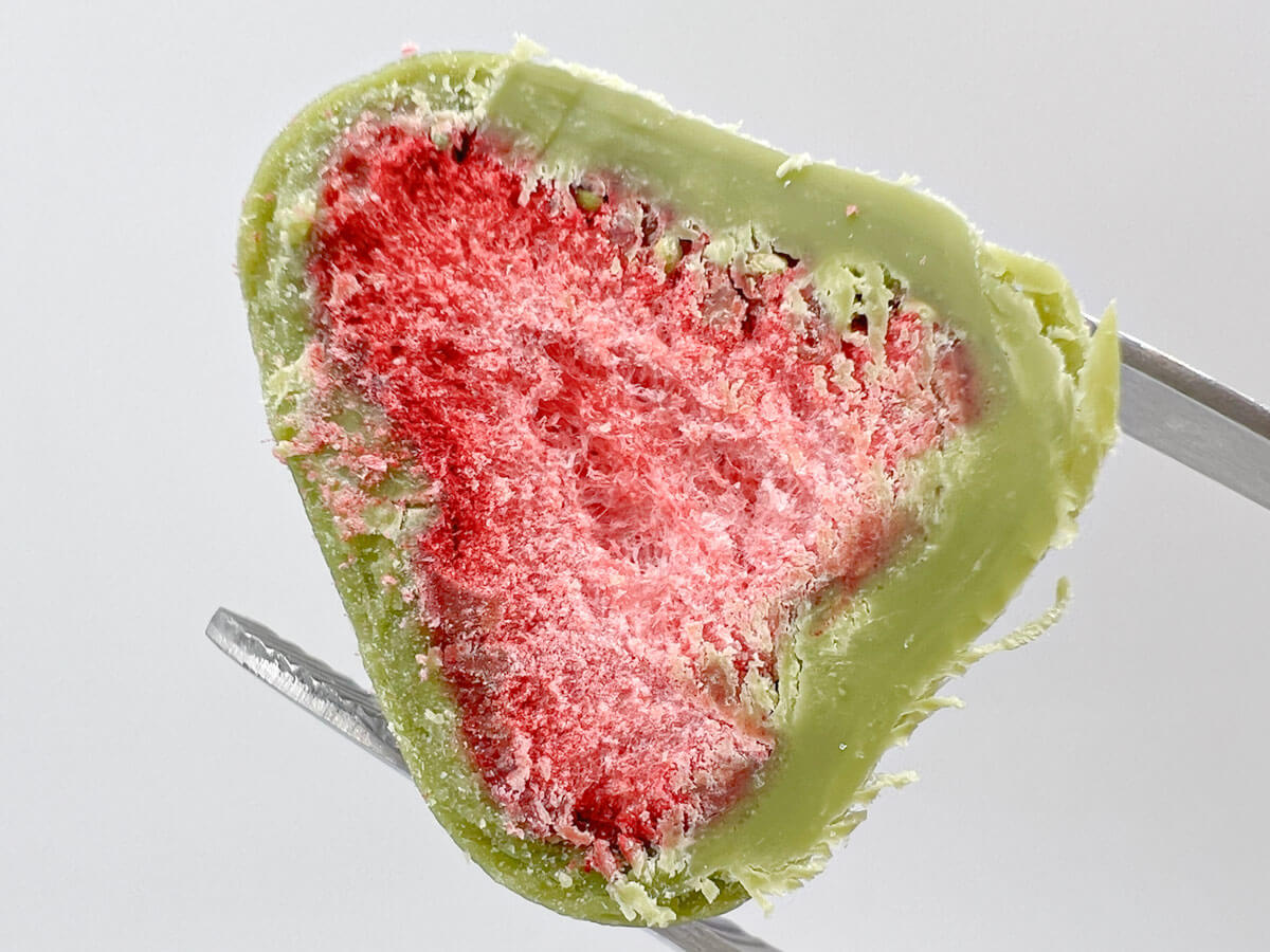 無印良品「不揃い 宇治抹茶チョコがけいちご」