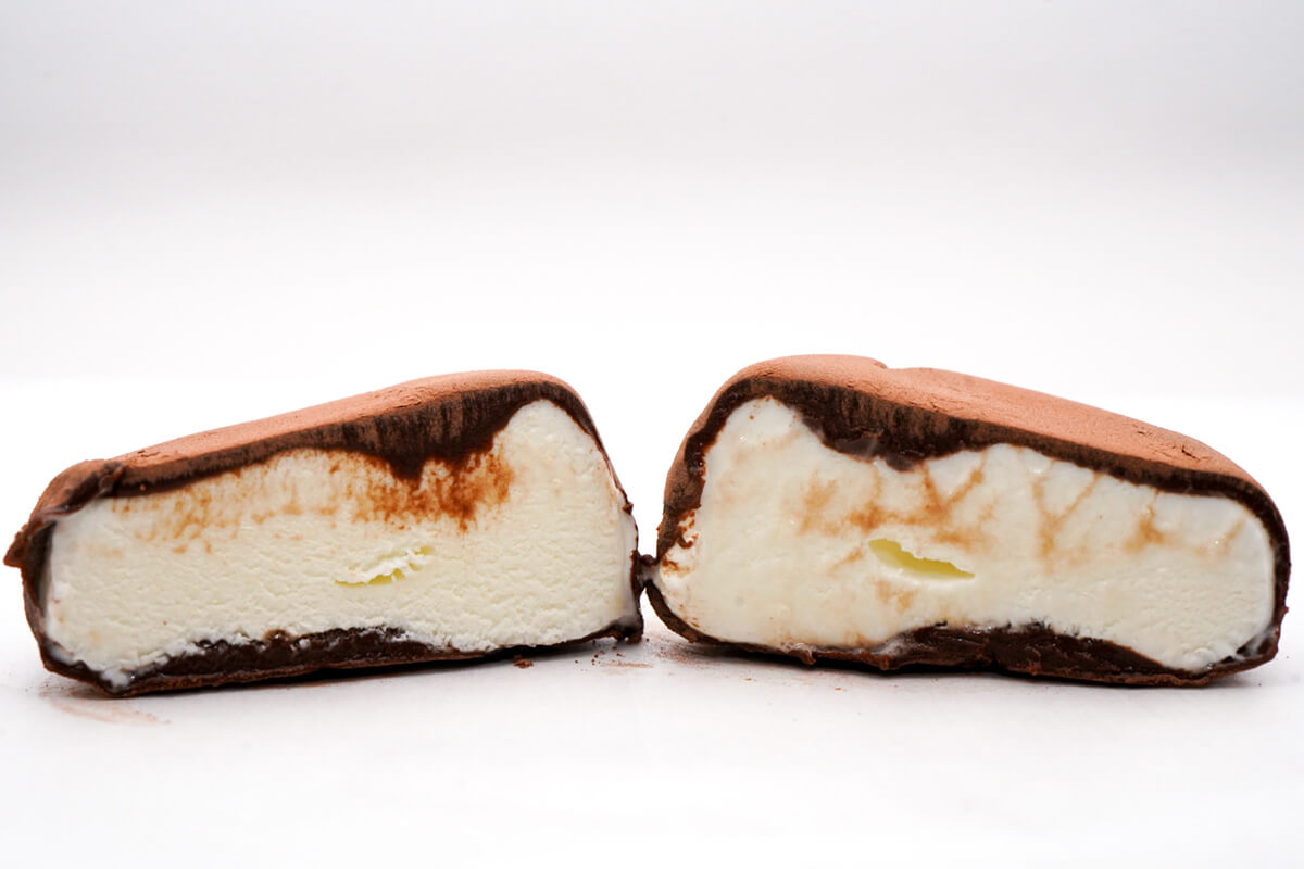 セブンイレブン限定「ロッテ アイスまるごと生チョコ包み」