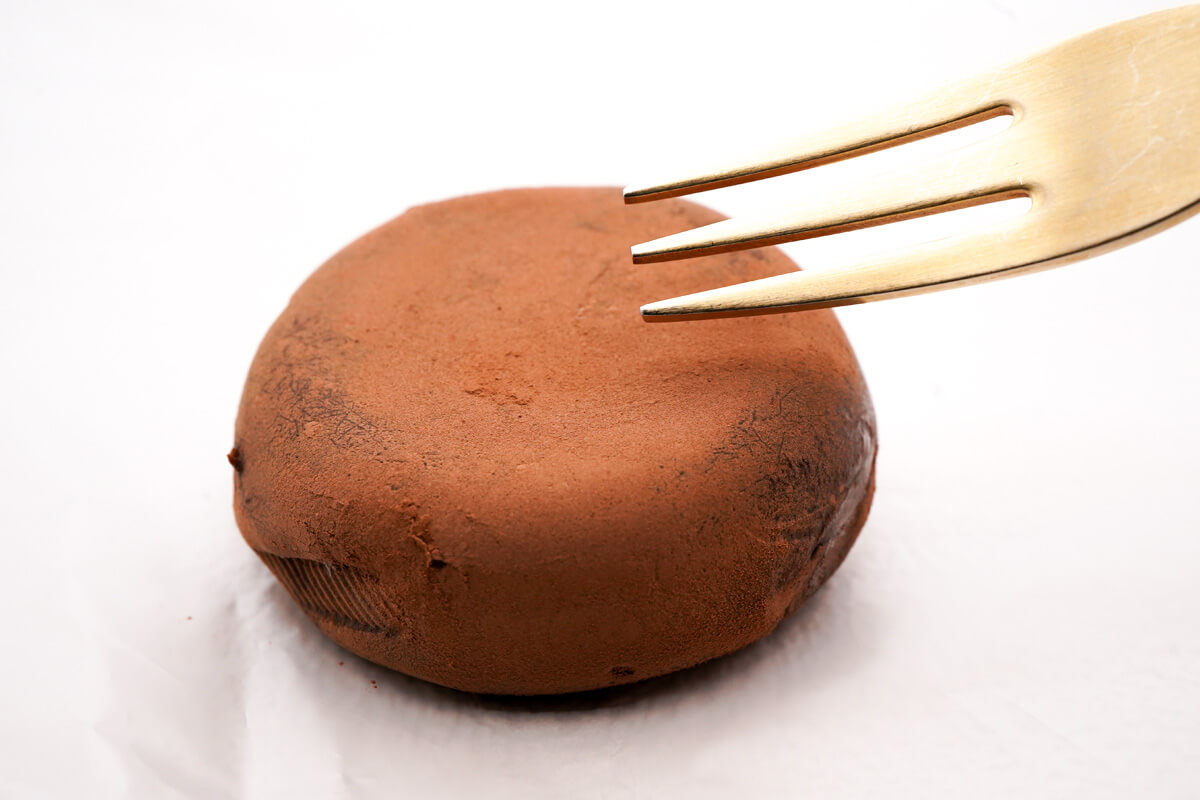 セブンイレブン限定「ロッテ アイスまるごと生チョコ包み」