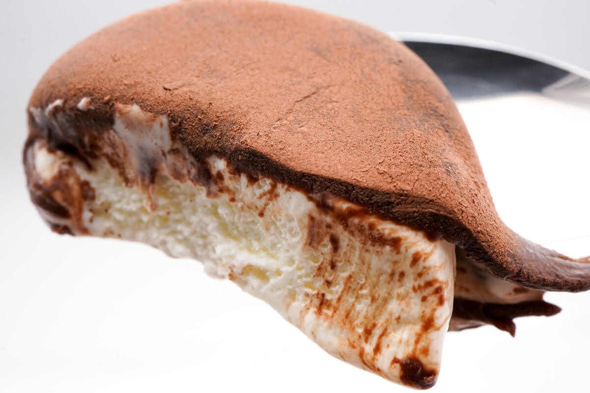 セブンイレブン限定「ロッテ アイスまるごと生チョコ包み」