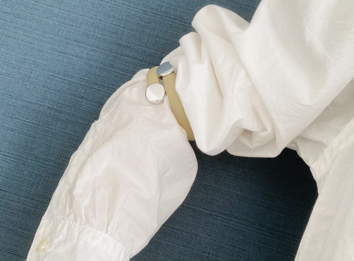 ダイソー「らくらくアームバンド」