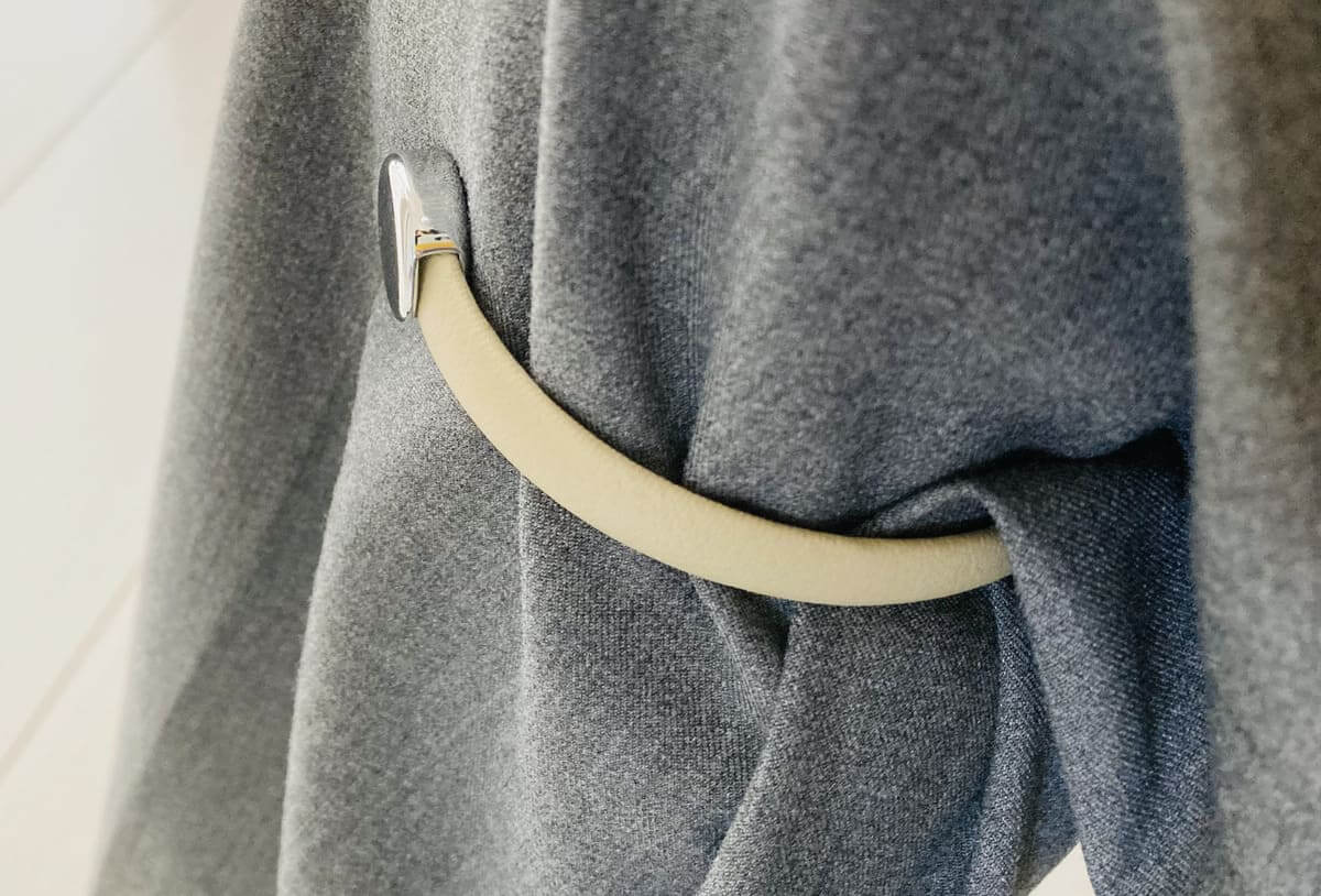 ダイソー「らくらくアームバンド」