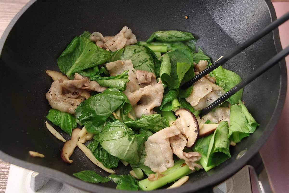 栗原はるみさん「豚肉と小松菜のあんかけ焼きそば」