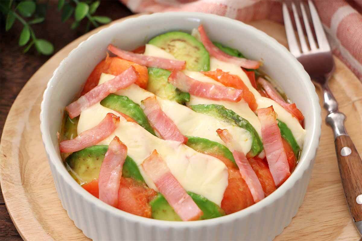 平野レミさん「アボカド・アッチッチーズ」