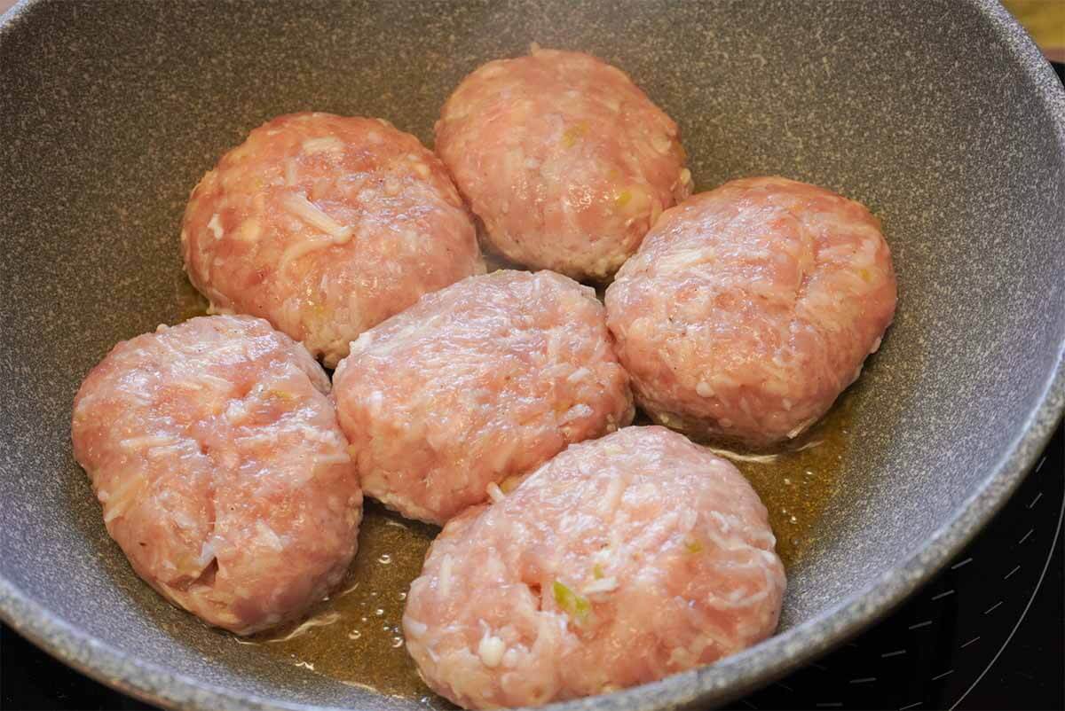 和田明日香さん「チーズつくね みそ照り焼きソース」