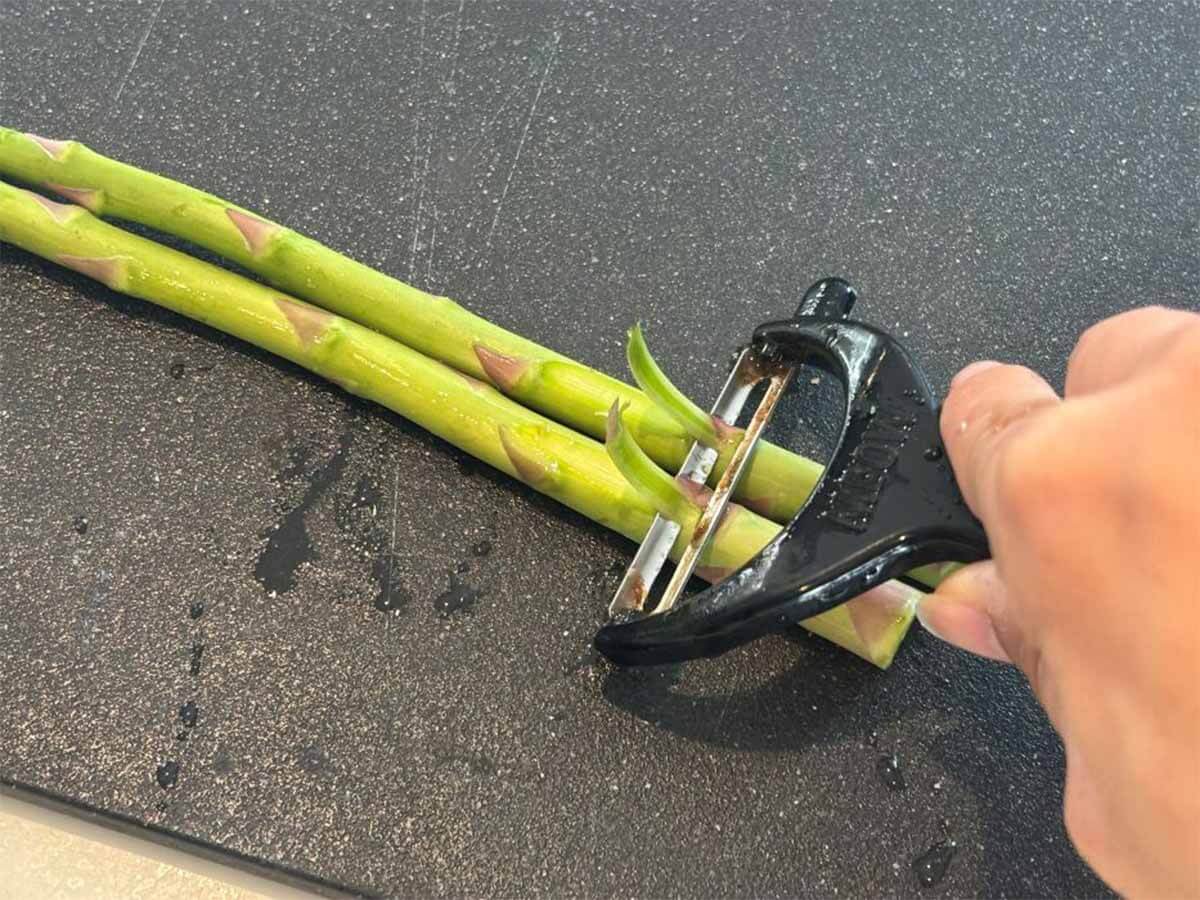 和田明日香さん「アスパラガスと明太子のカリカリチーズ」