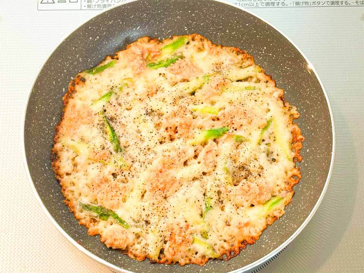 和田明日香さん「アスパラガスと明太子のカリカリチーズ」