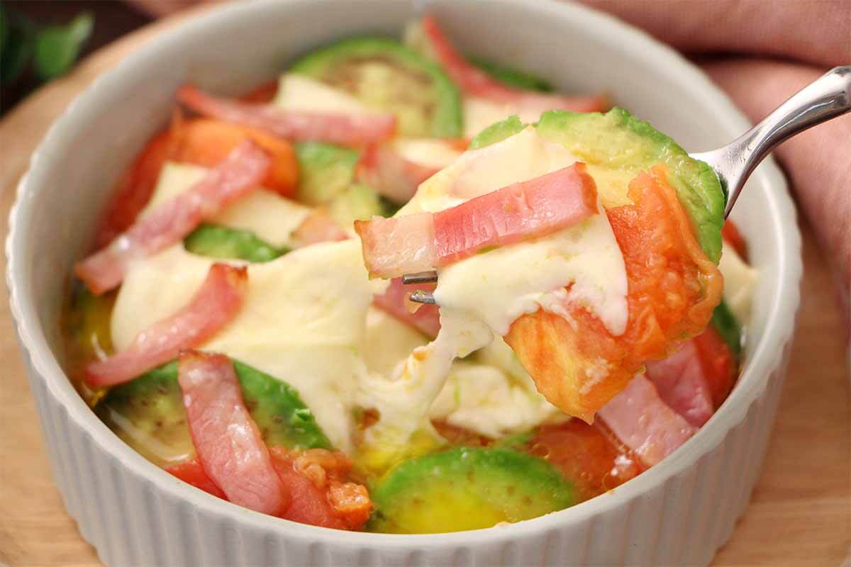 平野レミさん「アボカド・アッチッチーズ」