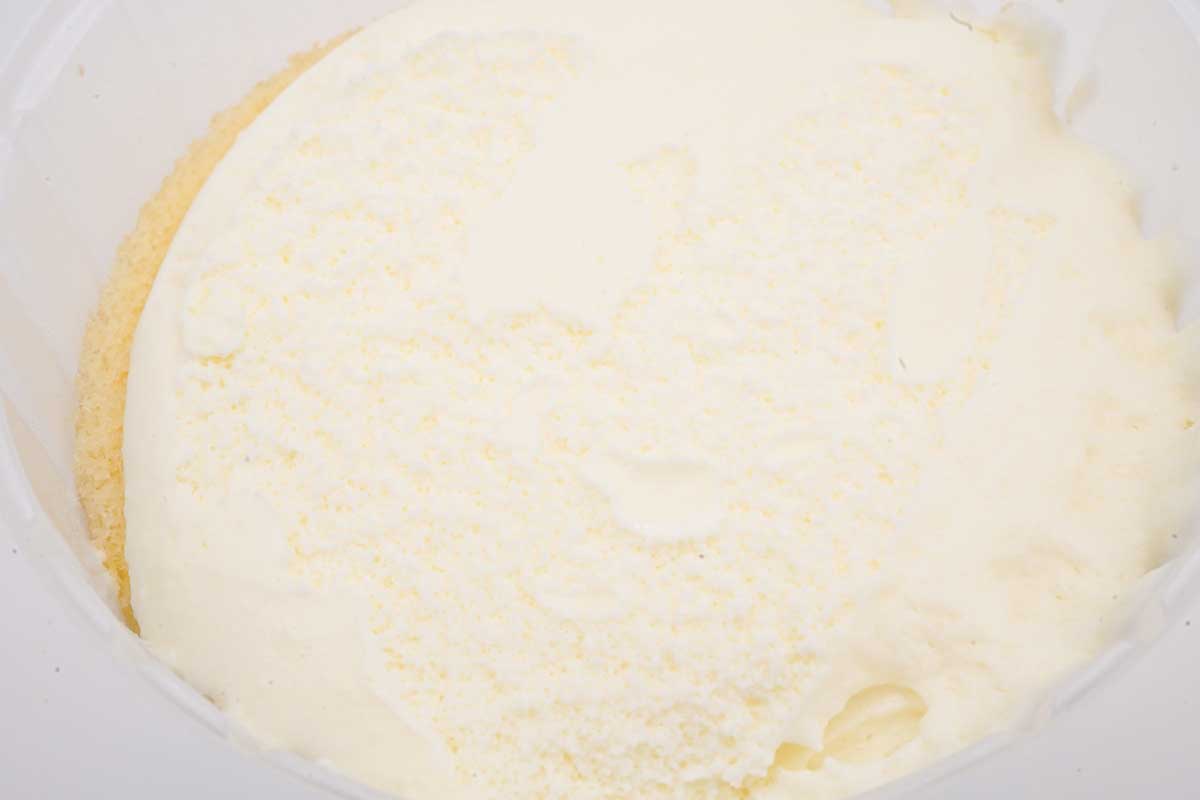 ローソン「盛りすぎ!プレミアムロールケーキ」