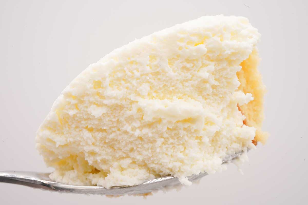 ローソン「盛りすぎ!プレミアムロールケーキ」