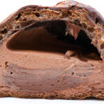 ローソン「カカオ薫るショコラトリュフシュー」