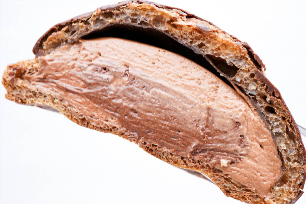 ローソン「カカオ薫るショコラトリュフシュー」