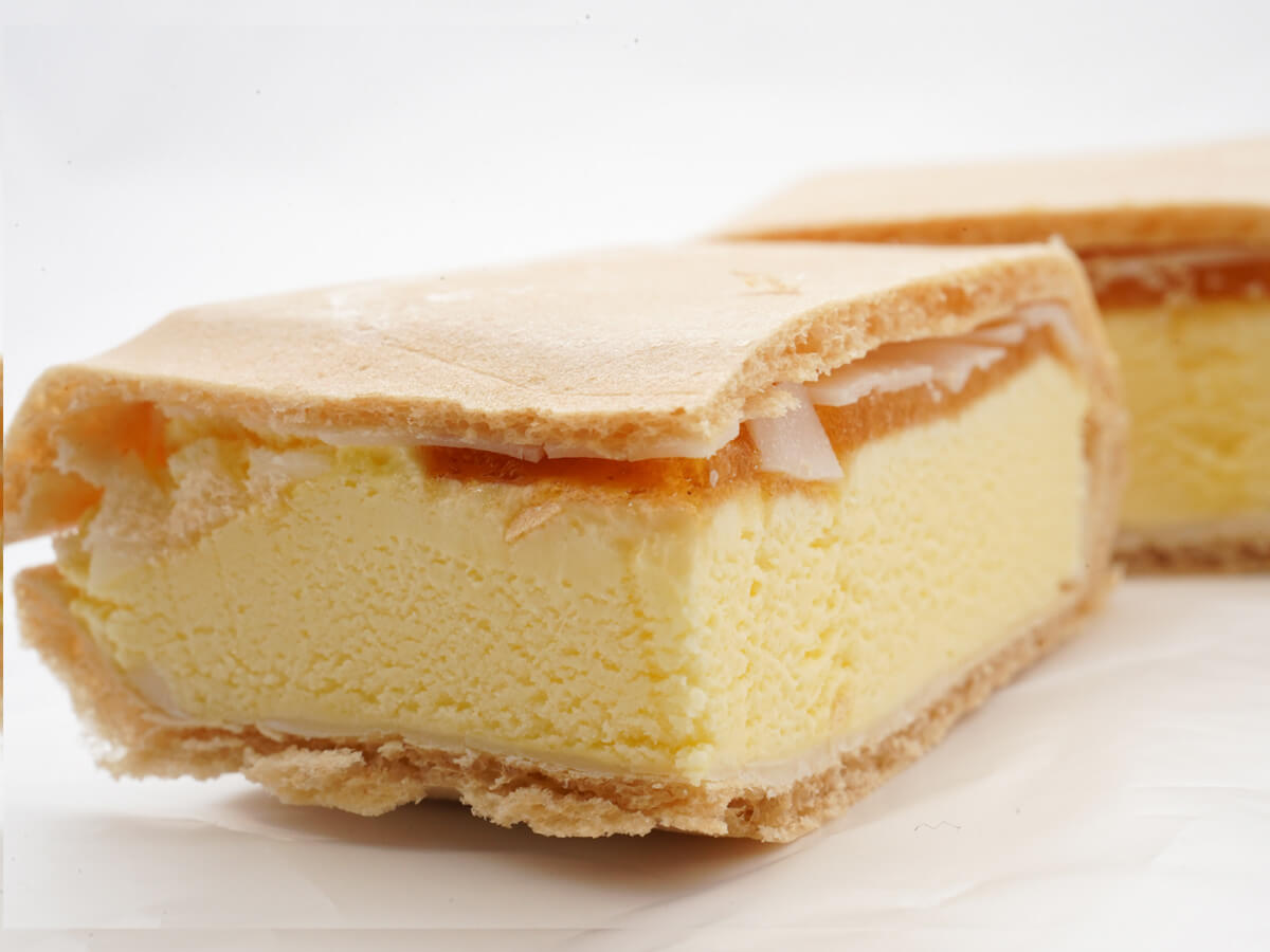 セブンイレブン「7プレミアム アップルパイモナカ」