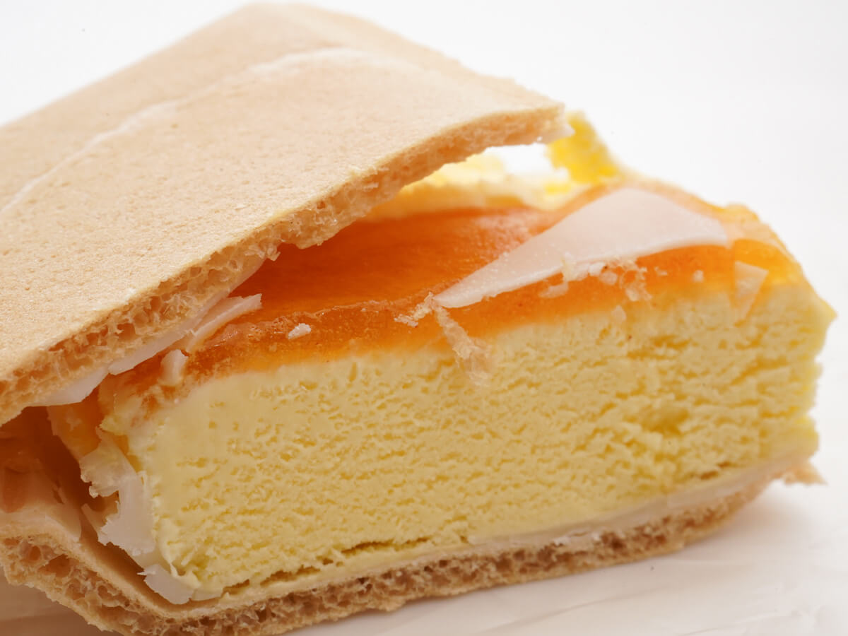 セブンイレブン「7プレミアム アップルパイモナカ」