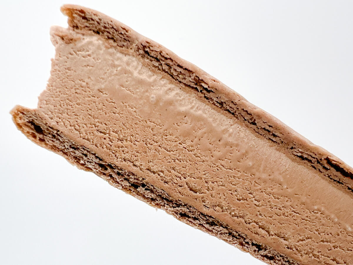 森永製菓「ビスケットサンド＜エクアドルカカオ＞」