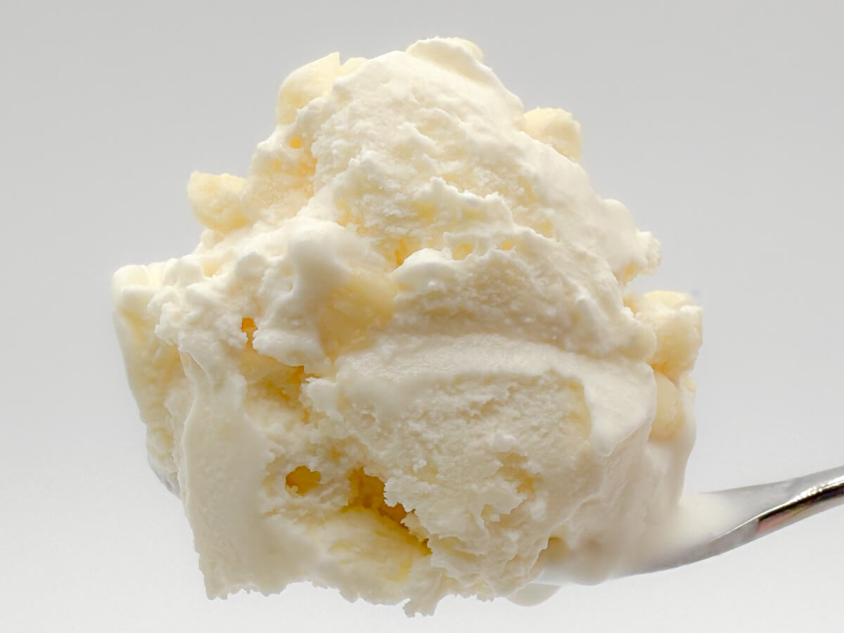 森永乳業「MOW PRIME 白いクッキー&クリーム」