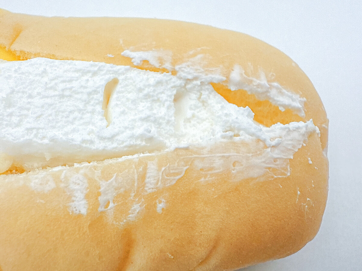 ローソン「MILKふんわりホイップロール」