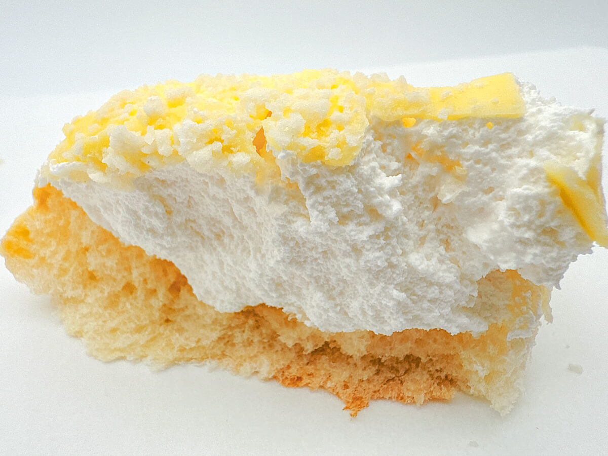 ローソン「MILKふんわりホイップロール」