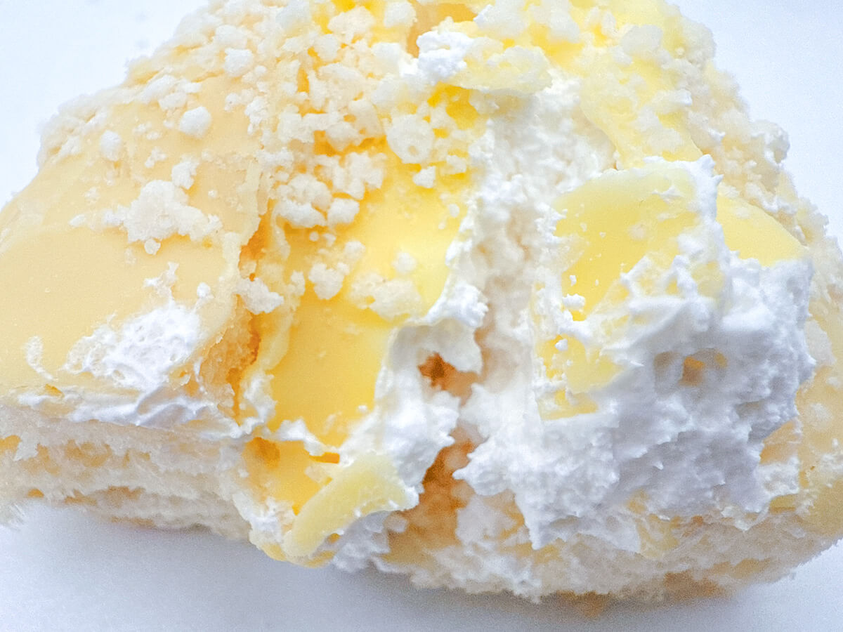 ローソン「MILKふんわりホイップロール」