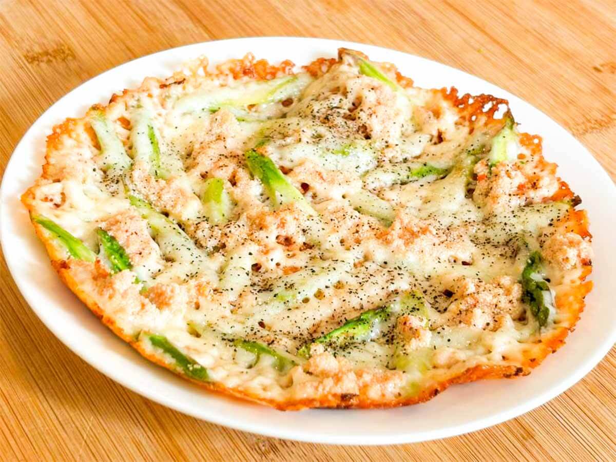 和田明日香さん「アスパラガスと明太子のカリカリチーズ」