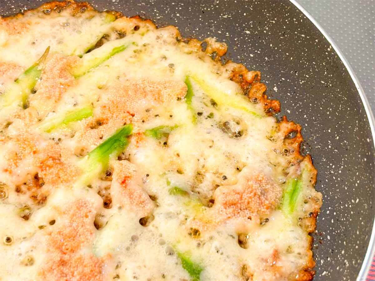 和田明日香さん「アスパラガスと明太子のカリカリチーズ」