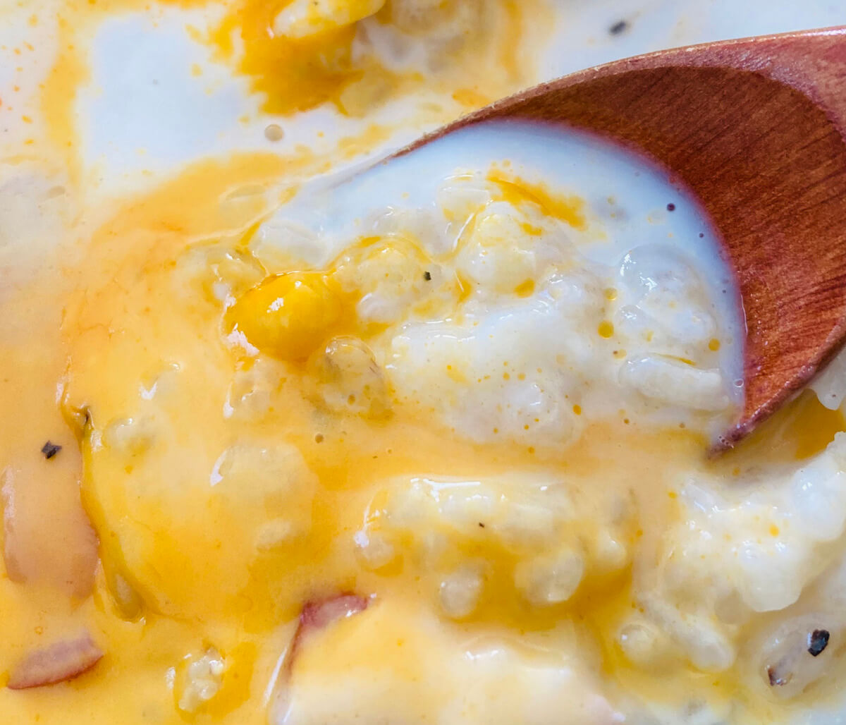 ファミリーマート「4種のチーズで濃厚　カルボごはん」