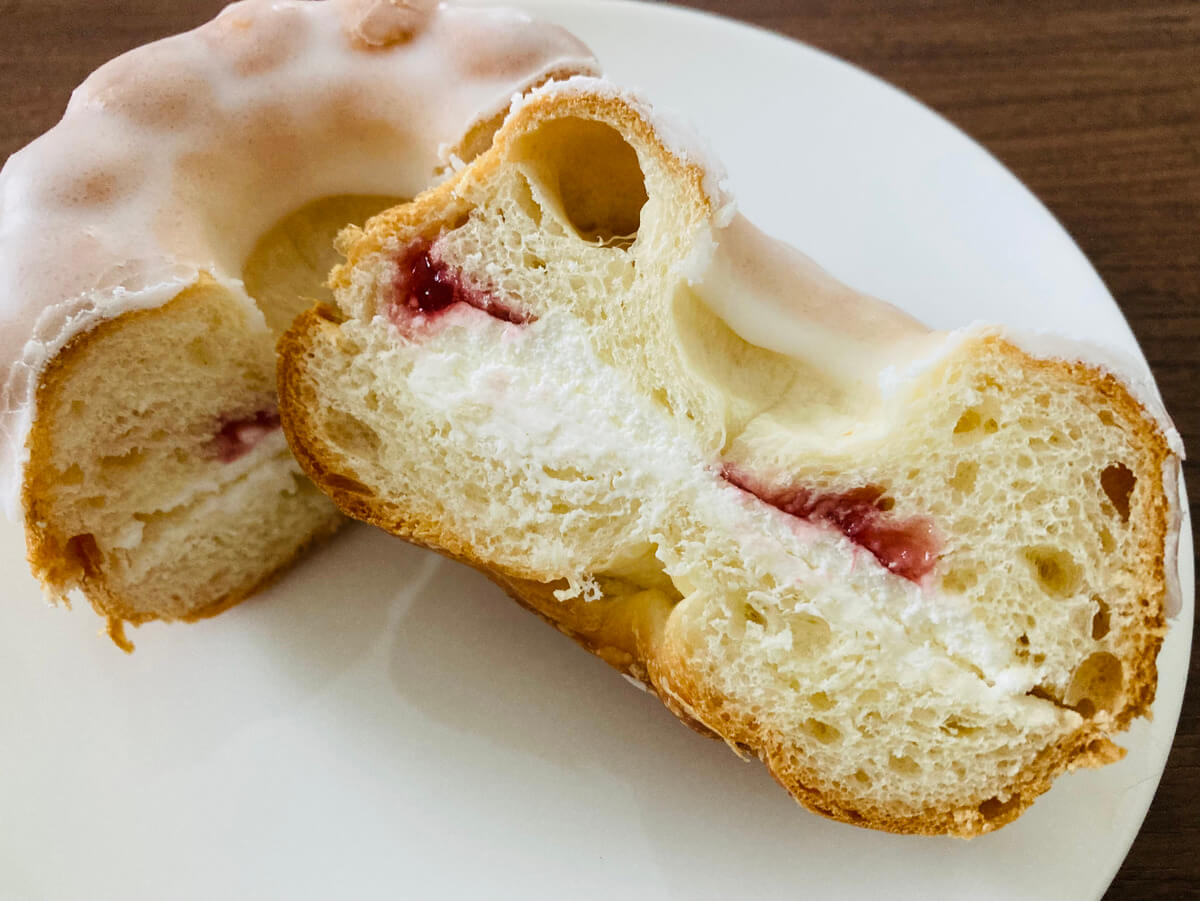 セブンイレブン「紅ほっぺ苺使用 デニッシュマウンテン」